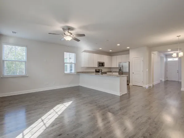 7821 Montview Rd, North Charleston, SC 29418