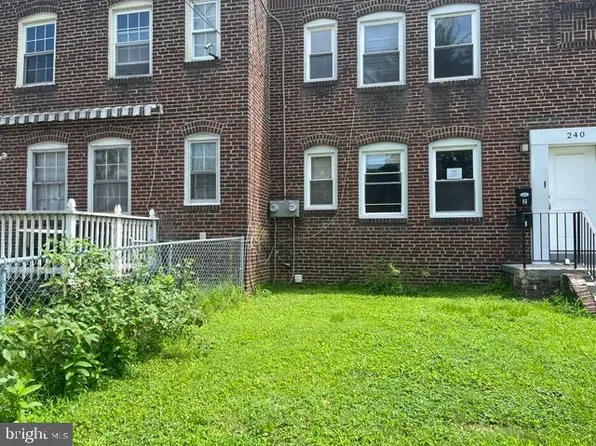 240 Wilmont Ave, Camden, NJ 08105