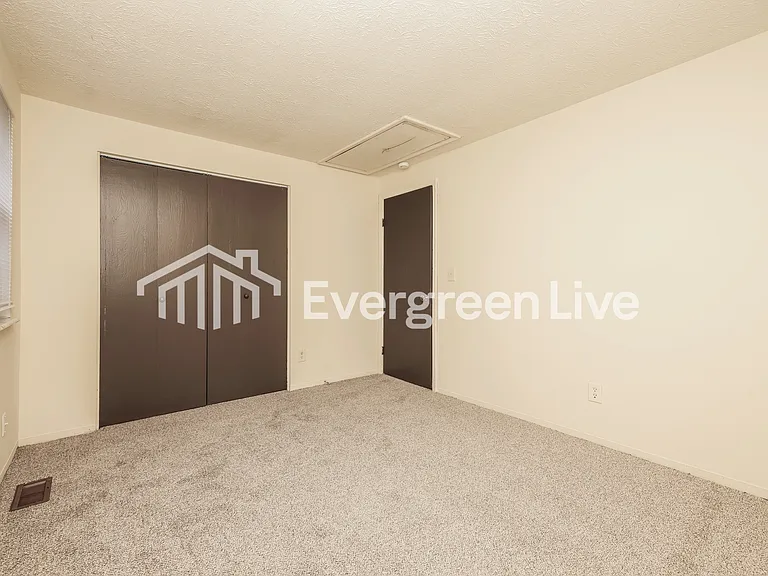 7724 Mount Hood Dr — Photo 12