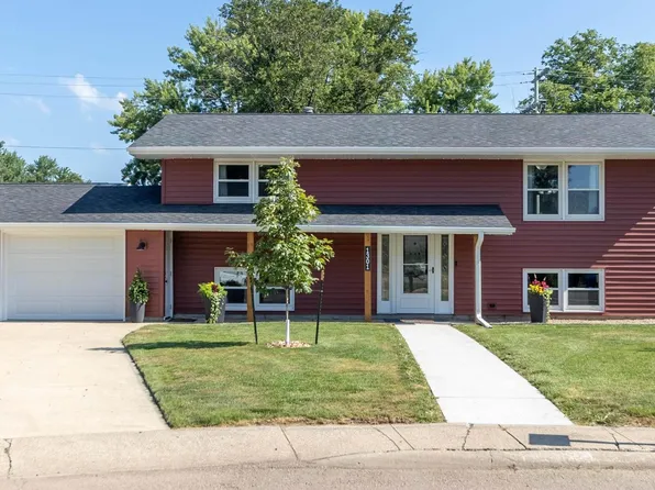 1301 Maple Dr, Onawa, IA 51040