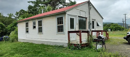 330 State St Photo 1