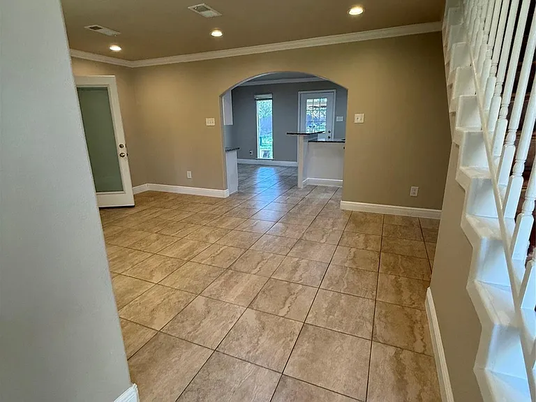 610 Elk Dr — Photo 9
