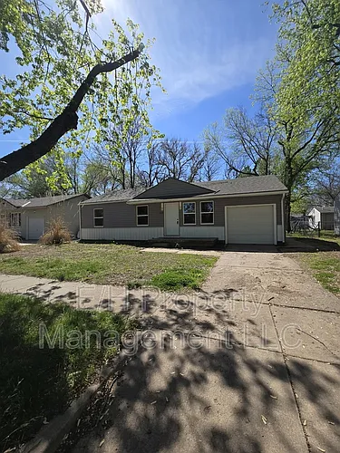 1121 E Luther St Photo 1