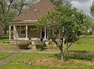 310 S Hickory St, Nowata, OK 74048