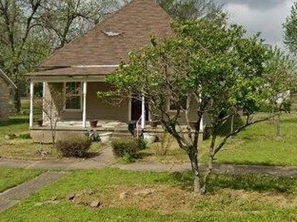310 S Hickory St, Nowata, OK 74048