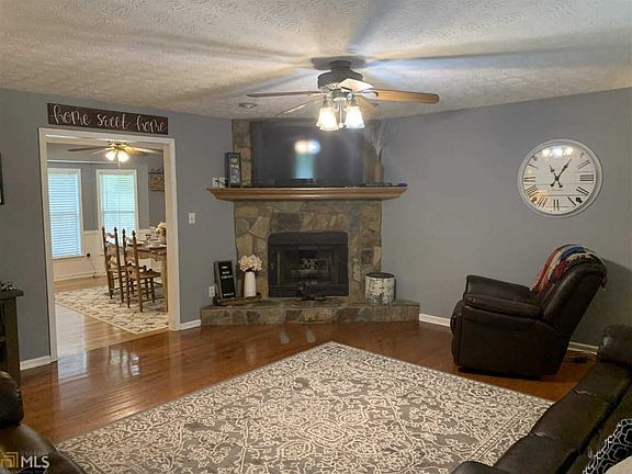2nd image of 505 Country Lake Dr