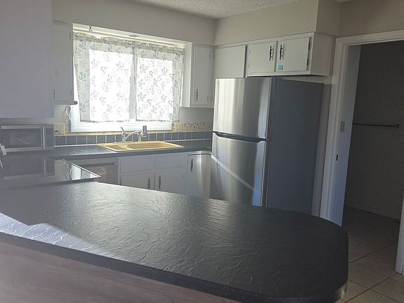 4th image of 5 Valley View Dr #7
