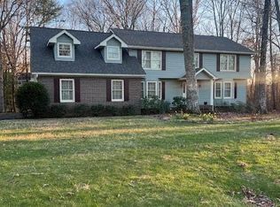 21 Cool Springs Rd, Signal Mountain, TN 37377