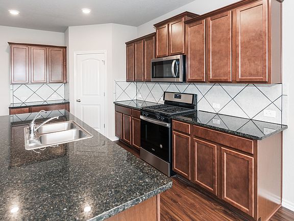 Trails at Culebra - Alexis Interior Image 3