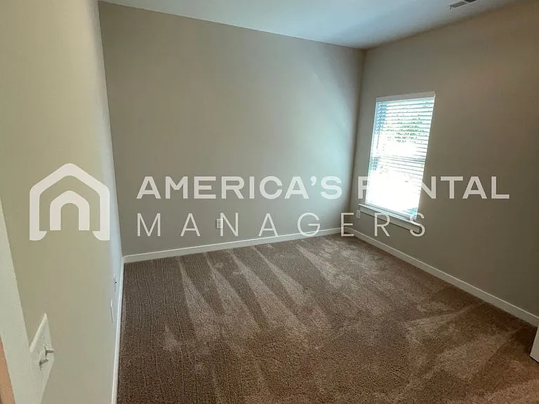 2132 Ellsworth Loop Rd — Photo 20