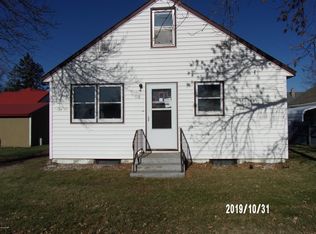 118 E Main St, Parkers Prairie, MN 56361