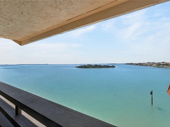 138 1st St E APT 302, Tierra Verde, FL 33715