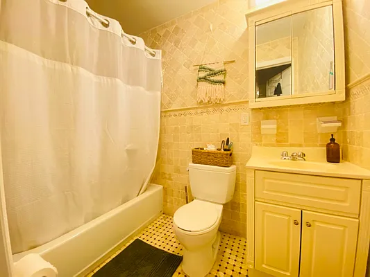 Rented by Compass | media 9