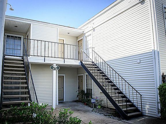 4th image of 9809 Richmond Ave Unit F12