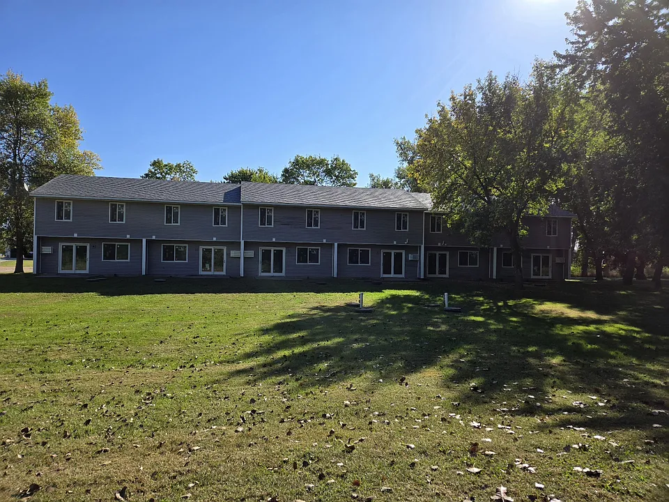 260 15th Ln NE #5