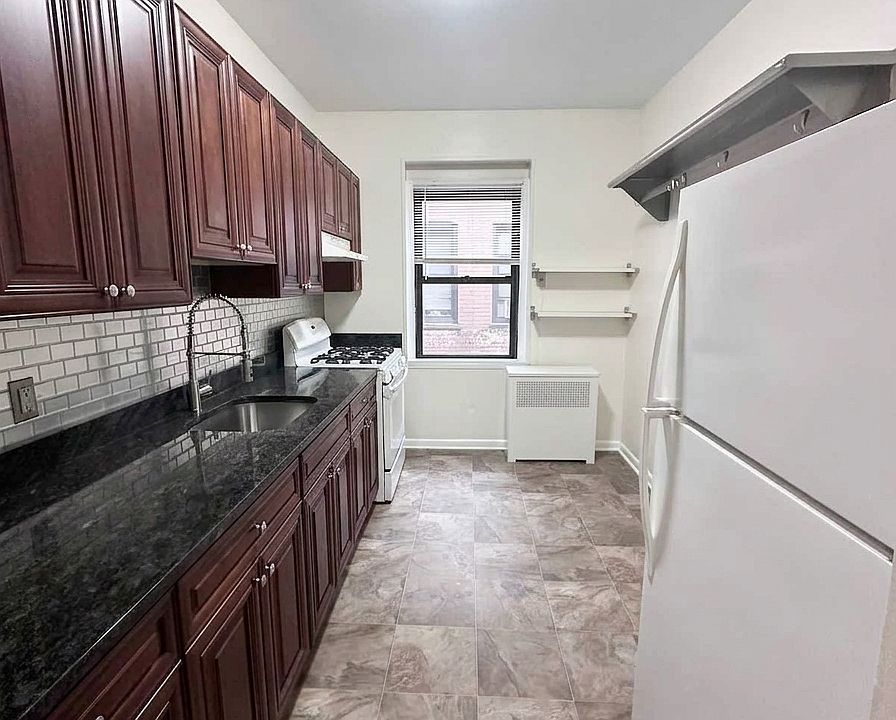 1st image of 814 Avenue C #506