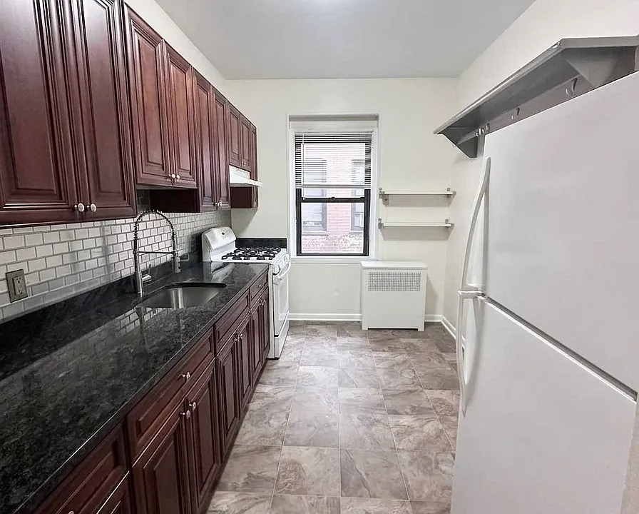 814 Avenue C #506