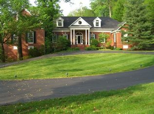 3633 Woodside Rd, Glenview, KY 40025