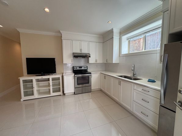 2 bedroom rental in Burnaby — photo 11