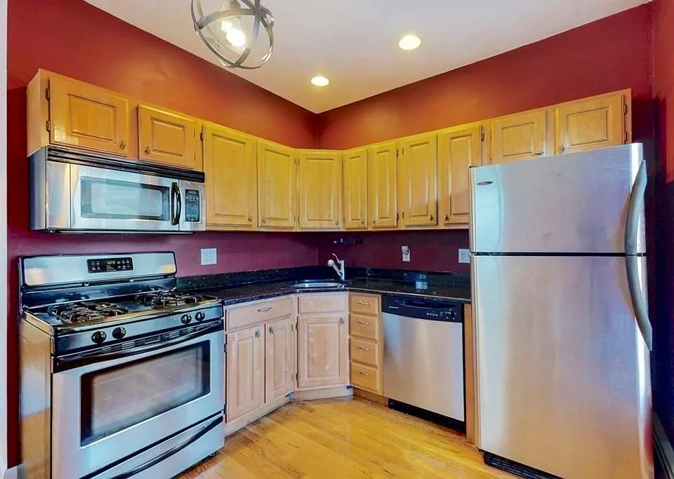 fully applianced kitchen