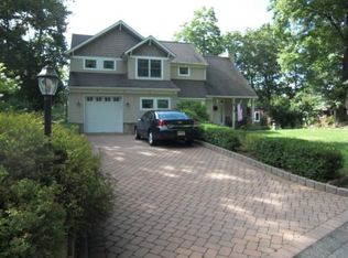 18 Lenape Trl, Oak Ridge, NJ 07438