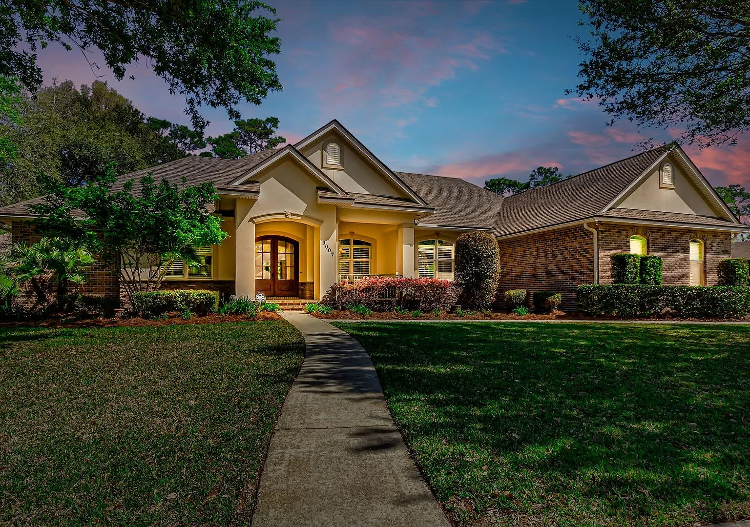 For Lease Elegant 4BR/3BA Executive Home in Swift Creek | 3,088 Sq Ft + Expansive Screened Lanai — Photo 3