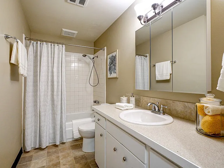 Upland Terrace — Photo 11