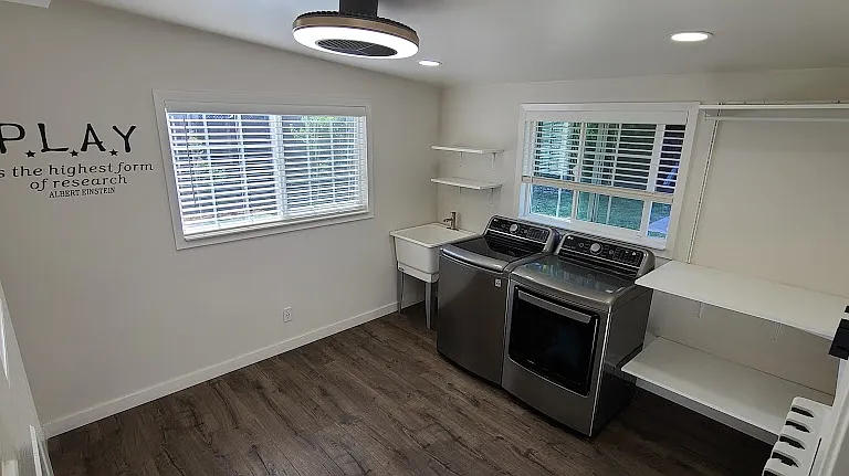 Laundry / Flex room off the Living Room with 2 windows