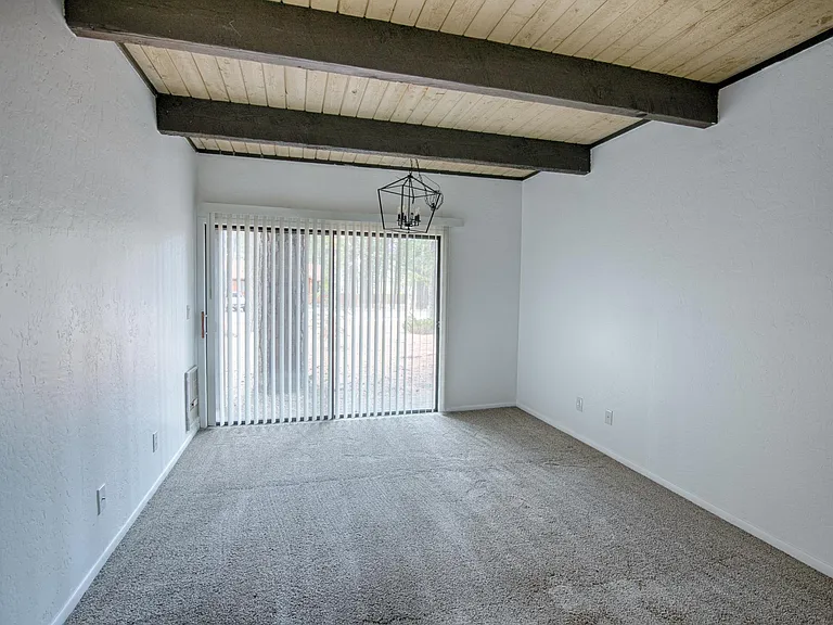 2820 Park Cir #33 — Photo 7
