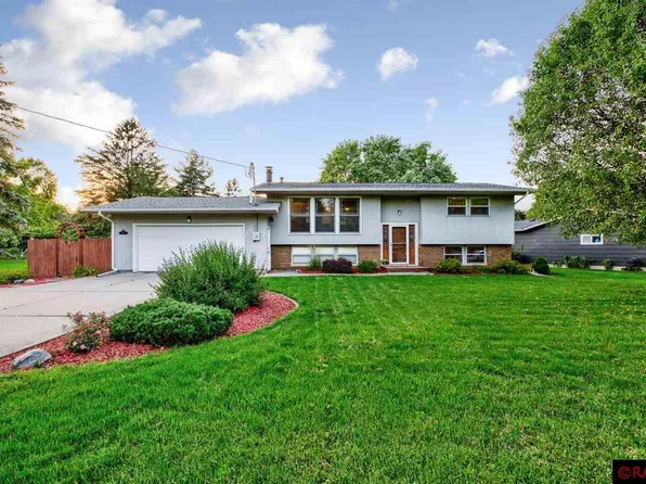 155 S Skyline Dr, Skyline, MN 56001