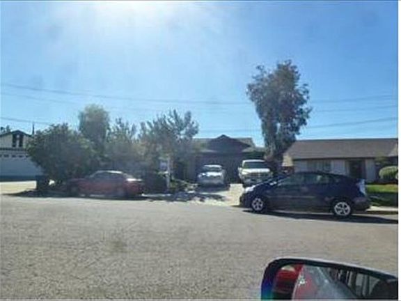 3rd image of 3835 Avenida Johanna