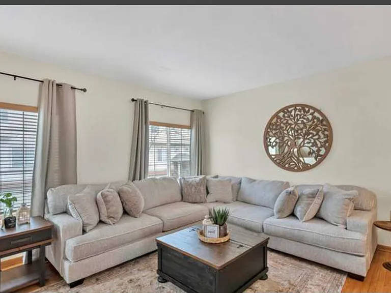 143 Monarch Dr — Photo 2