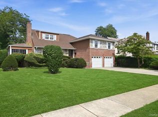 288 Brower Avenue, Rockville Centre, NY 11570