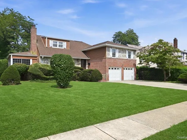 288 Brower Avenue, Rockville Centre, NY 11570