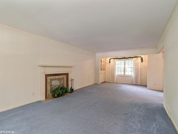 3rd image of 1622 Maxwell Ave