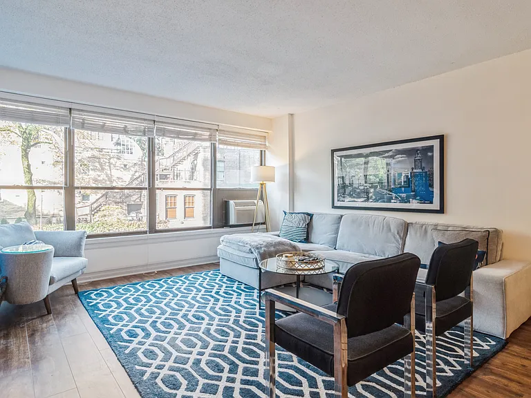 2930 N Sheridan Rd #202 — Photo 14