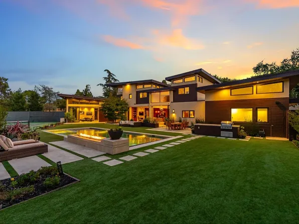 12271 Hilltop Dr, Los Altos Hills, CA 94024