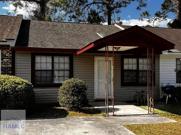 737 Sharon St, Hinesville, GA 31313