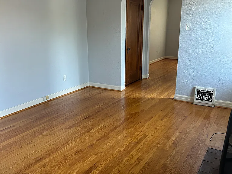 7557 Williams Ave — Photo 2