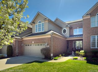 44951 Broadmoor Cir S, Northville, MI 48168