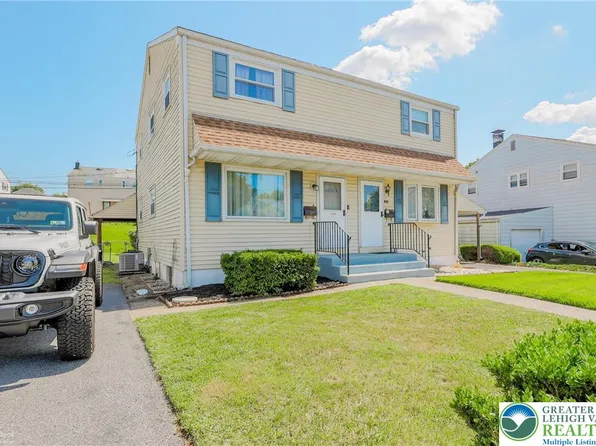 1336 Greenview Dr, Bethlehem, PA 18018