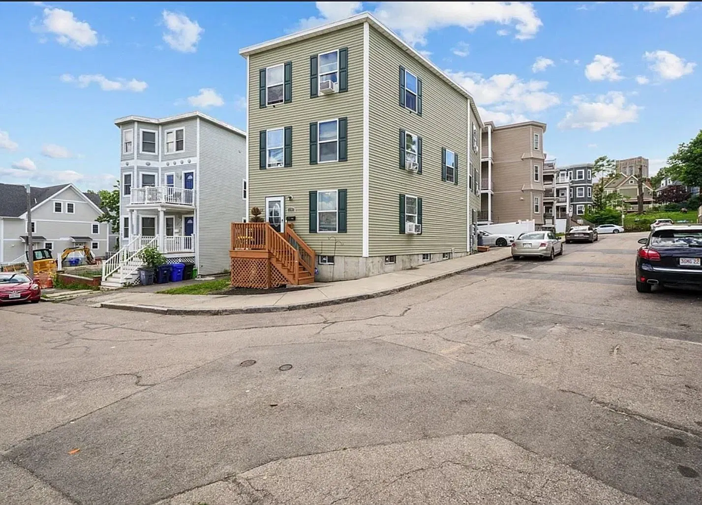 4 bed, 1722 sqft, $4,000 — Photo 2