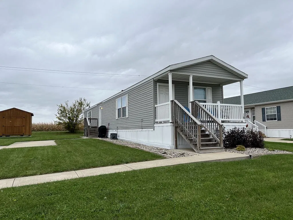 3 bed, 2.0 bath, 1170 sqft, $1,750 — Photo 2