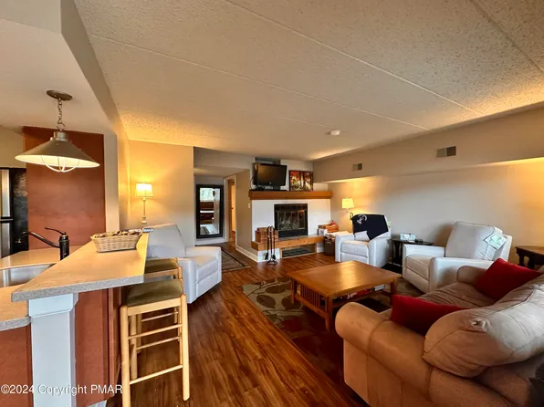 59 Midlake Dr #102I, Lake Harmony, PA 18624