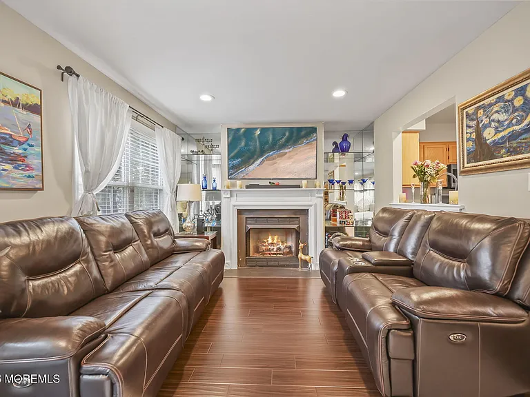 761 Banyan Ct — Photo 8