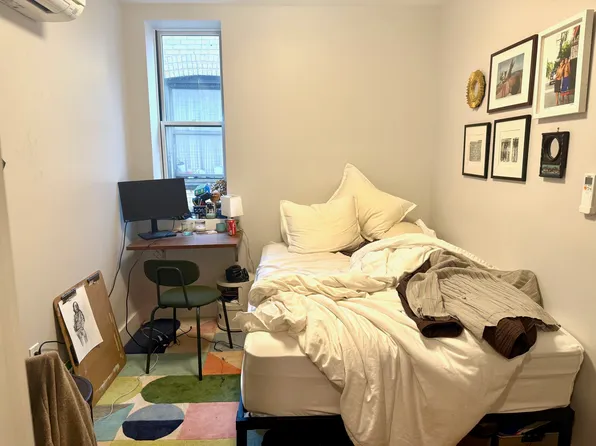 996 Carroll Street image 10 of 17