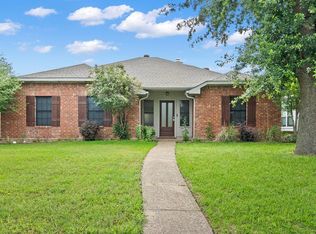 4506 Lakeway Dr, Garland, TX 75043