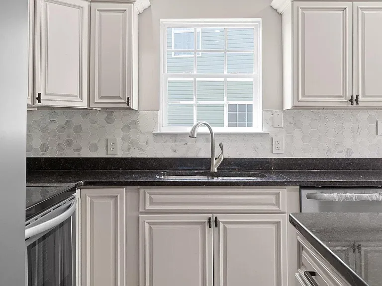 1833 Holly Oak Ln — Photo 9