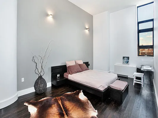 Sold by Sotheby's International Realty | media 1