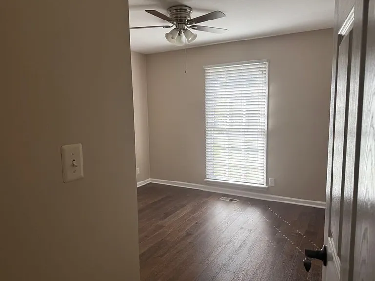 916 Dolphin Ln — Photo 17